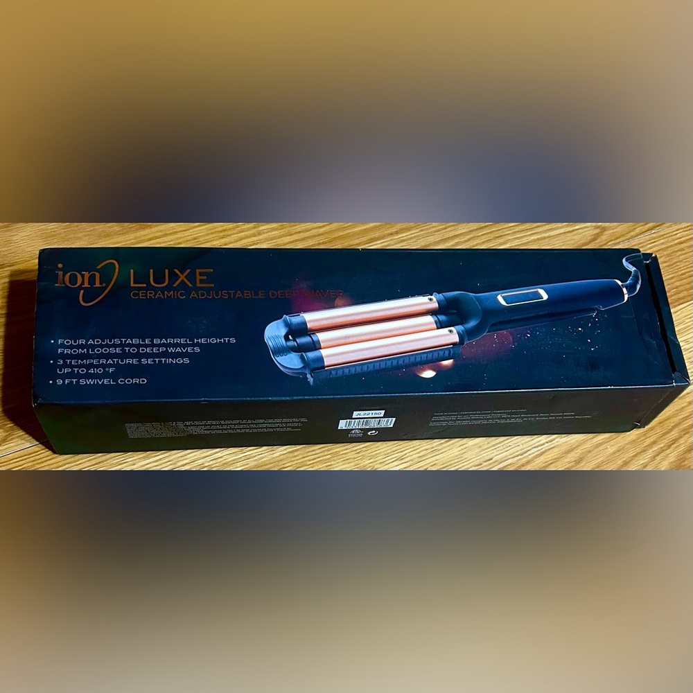 Luxe Ceramic Adjustable Deep Waver - Black and Silver